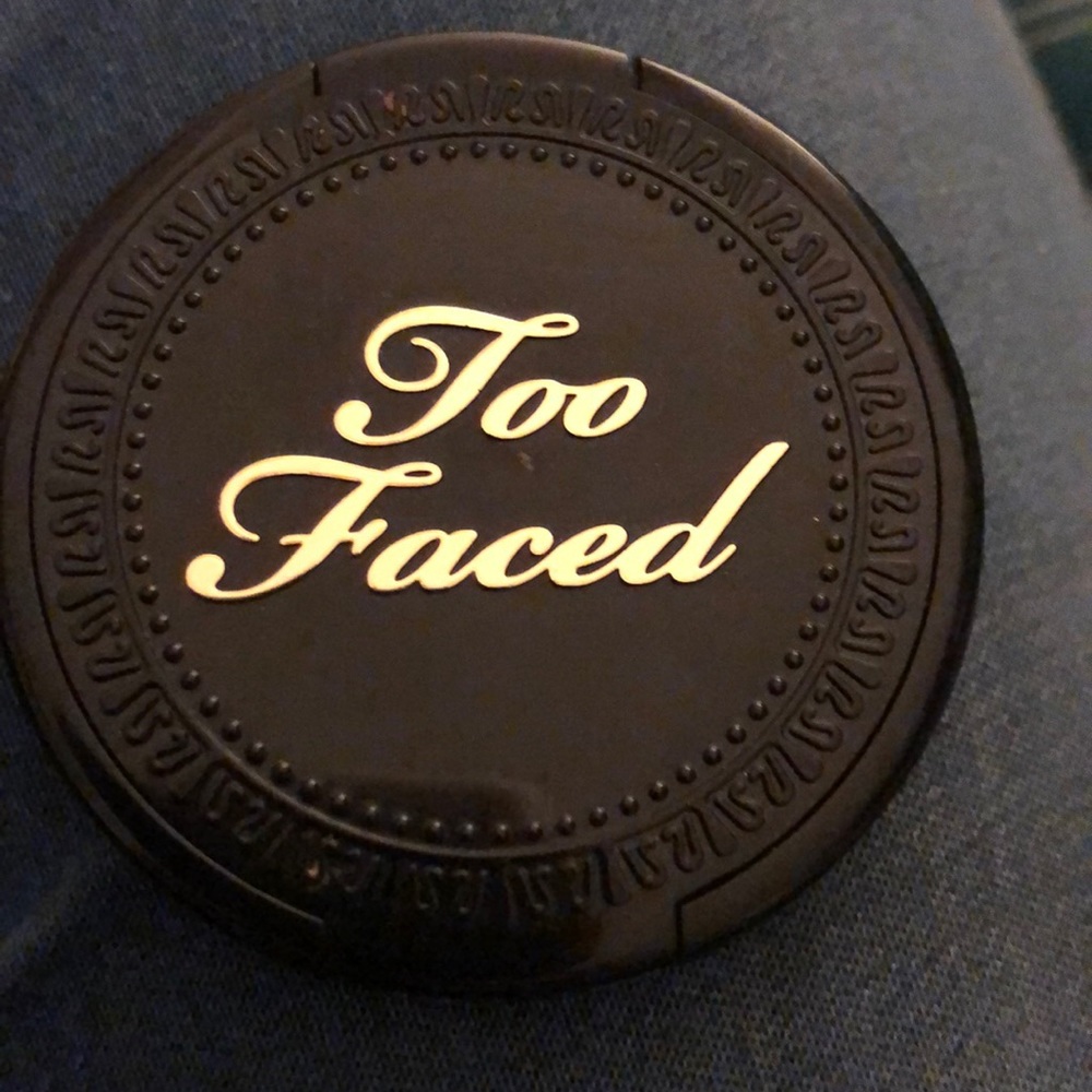 Too Faced Chocolate Soleil matte bronzer